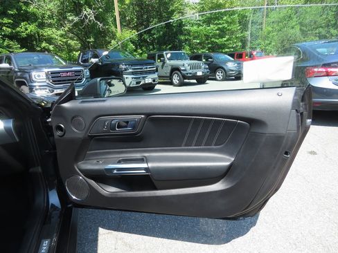 Used 2022 Ford Mustang Premium image 15