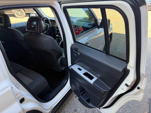 Used 2008 Jeep Patriot Sport FWD image 16
