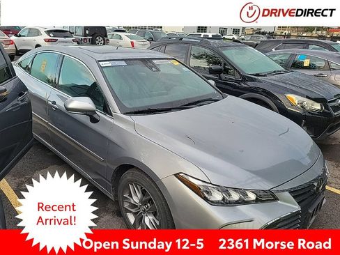 Used 2019 Toyota Avalon XLE w/ Moonroof Package FWD image 1
