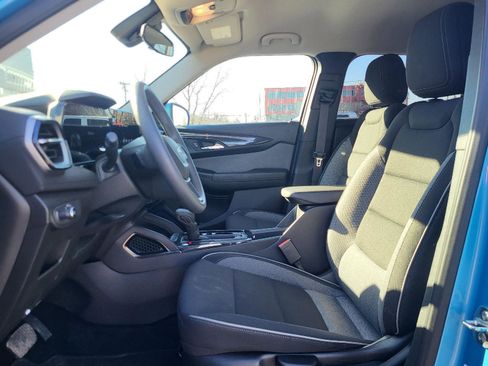 Used 2025 Chevrolet TrailBlazer LT image 9