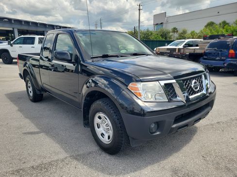 Used 2019 Nissan Frontier S RWD image 3