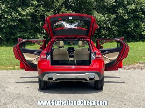 Used 2020 Mercedes-Benz GLA 250 4MATIC image 42