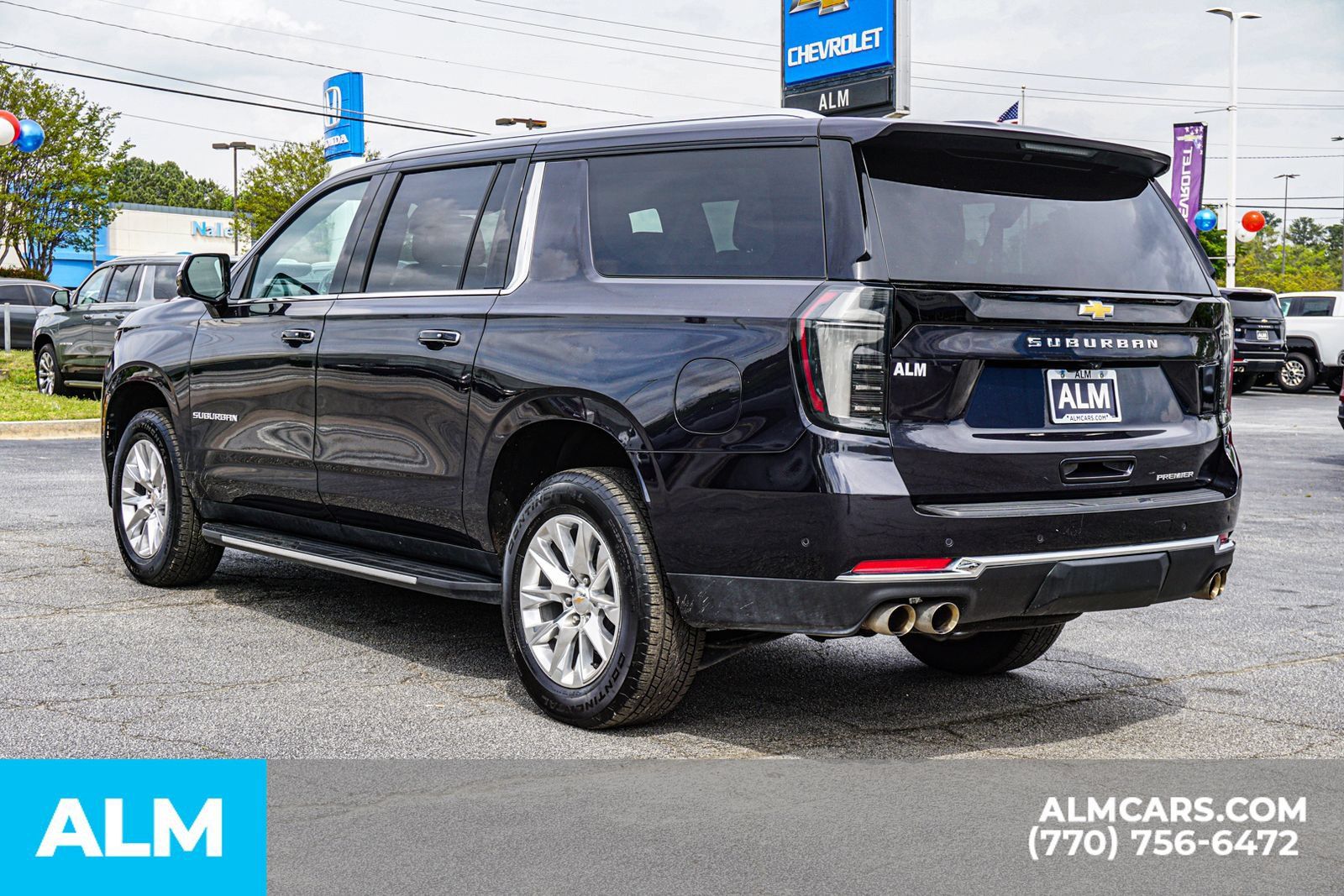 Used 2025 Chevrolet Suburban Premier AWD/4WD image 7