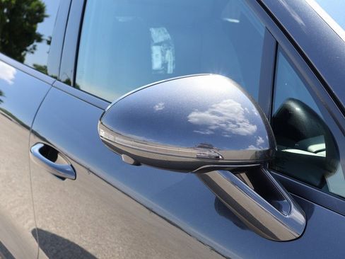 Certified 2025 Porsche Macan image 15