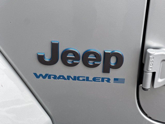 Used 2023 Jeep Wrangler Unlimited Sahara AWD/4WD image 7