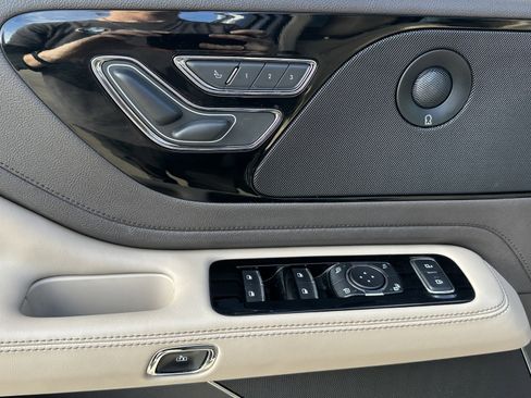 Used 2022 Lincoln Aviator Reserve w/ Equipment Group 201A image 17