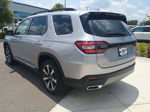 Used 2024 Honda Pilot Touring image 7