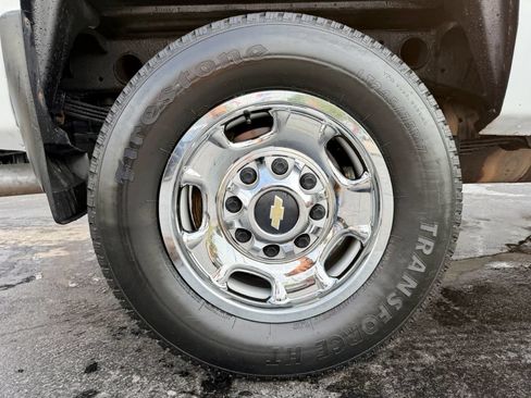 Used 2013 Chevrolet Silverado 2500 W/T w/ Snow Plow Prep Package AWD/4WD image 21