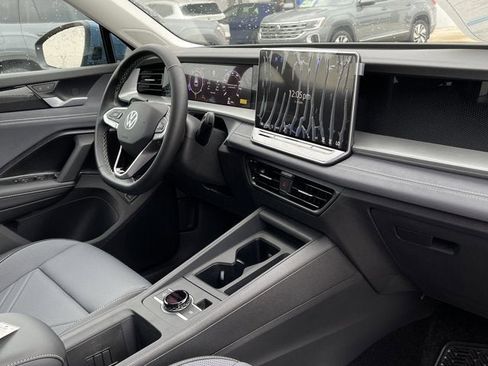 New 2026 Volkswagen Tiguan SE image 21