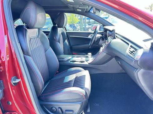 Used 2023 Genesis G70 2.0T w/ Sport Prestige Package image 17