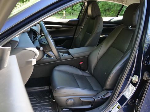 Used 2021 MAZDA MAZDA3 s FWD image 3
