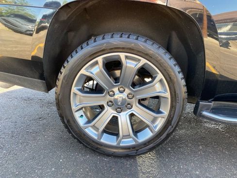 Used 2019 Cadillac Escalade Premium Luxury AWD/4WD image 11