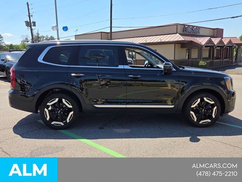 Used 2025 Kia Telluride S FWD image 16