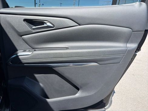 Used 2024 Chevrolet Traverse LT image 14
