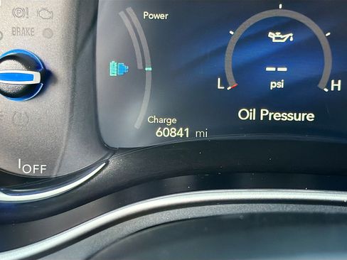 Used 2024 Chrysler Pacifica Limited image 41