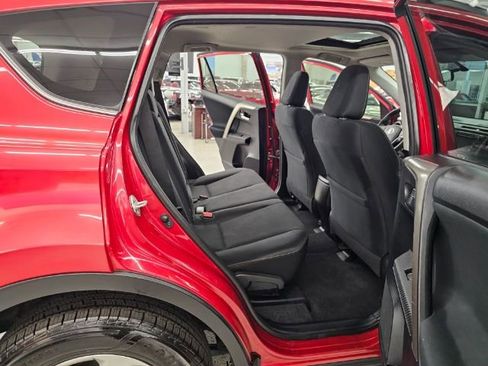 Used 2015 Toyota RAV4 XLE image 29