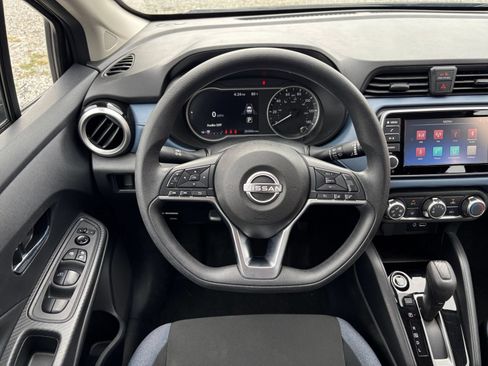 Used 2025 Nissan Versa SV FWD image 31
