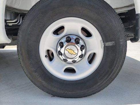 Used 2025 Chevrolet Express 3500 LT w/ LT Preferred Equipment Group RWD image 33