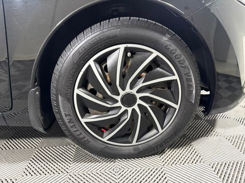 Used 2016 Hyundai Elantra GT FWD image 11