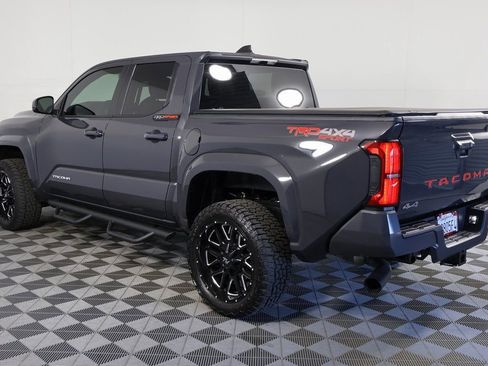 Used 2025 Toyota Tacoma SR5 image 4