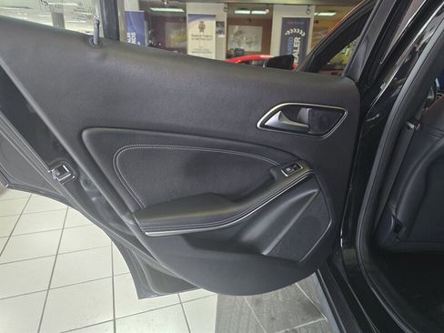 Used 2016 Mercedes-Benz GLA 250 image 10