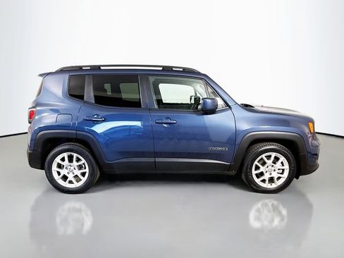 Used 2021 Jeep Renegade Latitude w/ Sun & Sound Group image 4