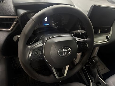 Used 2024 Toyota Corolla Cross AWD Hybrid image 18