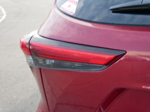 Certified 2021 Toyota Highlander XLE image 17