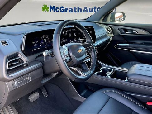 Used 2025 Chevrolet Traverse LT image 15