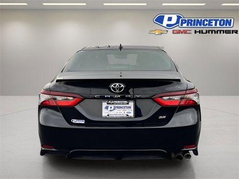 Used 2023 Toyota Camry SE image 7