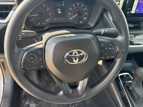 Used 2025 Toyota Corolla LE image 15