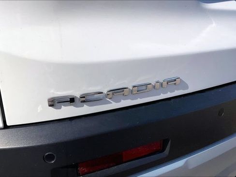 Used 2023 GMC Acadia SLT AWD/4WD image 8