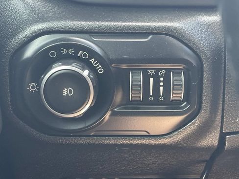 Used 2019 Jeep Wrangler Sport AWD/4WD image 23