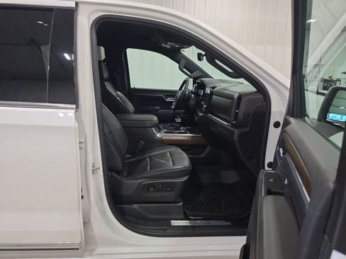 Used 2023 Chevrolet Silverado 1500 High Country w/ Technology Package AWD/4WD image 32