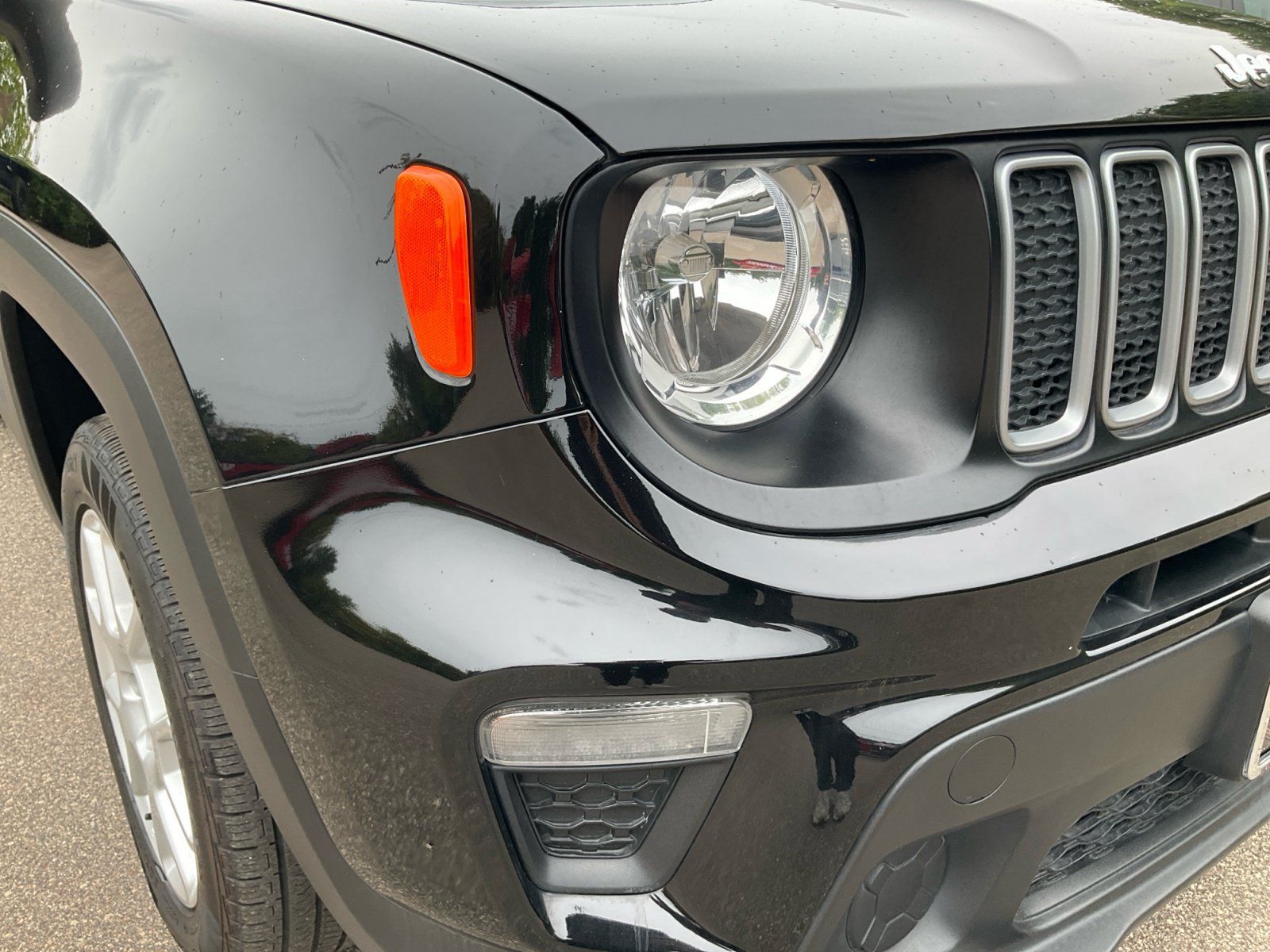 Used 2023 Jeep Renegade Latitude AWD/4WD image 30