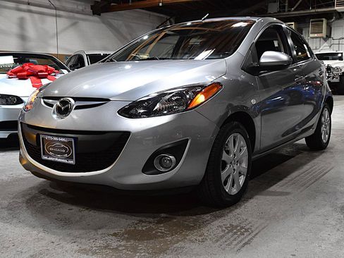 Used 2011 MAZDA MAZDA2 Touring FWD image 3