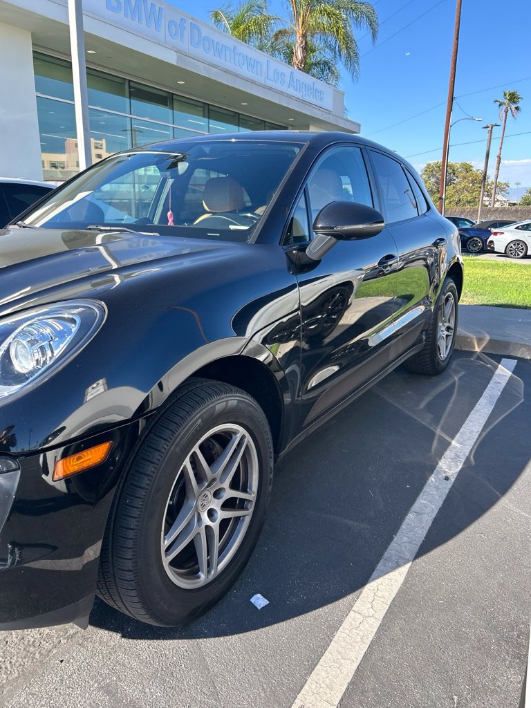 Used 2018 Porsche Macan AWD/4WD image 2