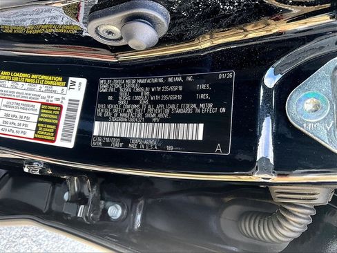 Used 2026 Toyota Highlander XLE AWD/4WD image 37
