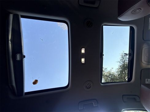 Used 2018 Buick Enclave Avenir w/ Avenir Technology Package image 22