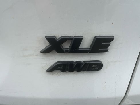 Used 2023 Toyota RAV4 XLE Premium image 4