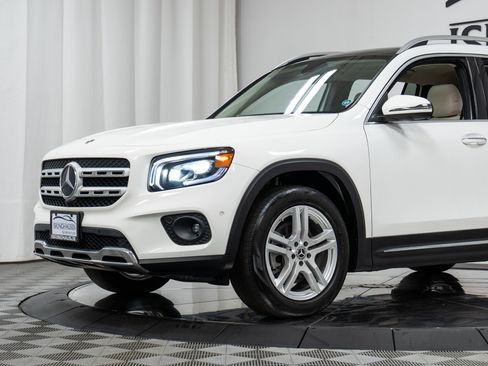 Certified 2021 Mercedes-Benz GLB 250 4MATIC w/ Premium Package image 25