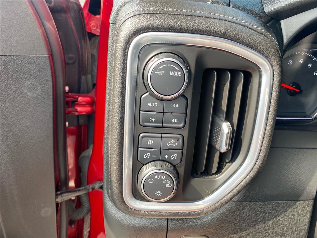 Used 2021 Chevrolet Silverado 1500 LT Trail Boss w/ Convenience Package II AWD/4WD image 18