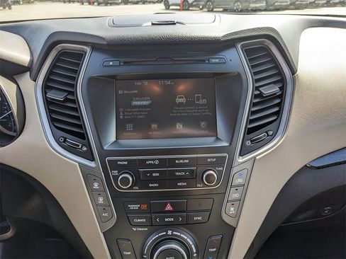Used 2018 Hyundai Santa Fe SE image 24