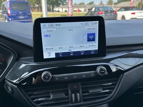 Used 2025 Ford Escape ST-Line Select AWD/4WD image 2