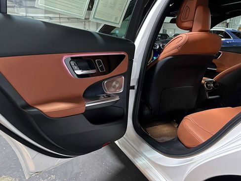 Certified 2026 Mercedes-Benz C 300 4MATIC Sedan image 18