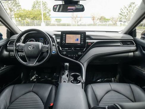 Used 2023 Toyota Camry SE w/ Cold Weather Package image 14