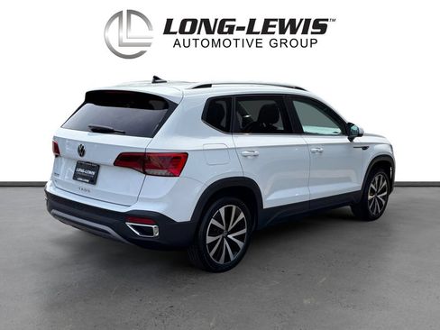 Certified 2023 Volkswagen Taos SE w/ Panoramic Sunroof Package FWD image 7