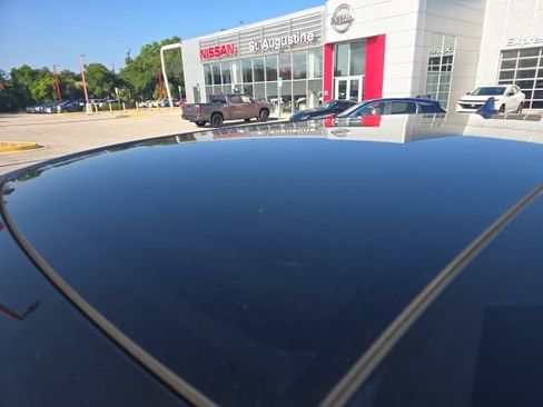 Used 2019 Ford Edge Titanium w/ Equipment Group 301A FWD image 8