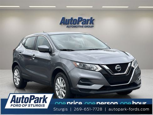 Used 2021 Nissan Rogue Sport S image 1