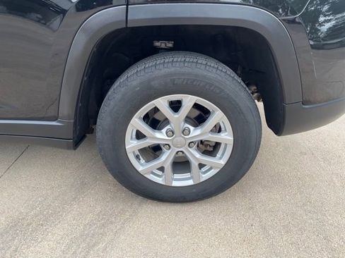 Used 2023 Jeep Grand Cherokee Limited AWD/4WD image 29